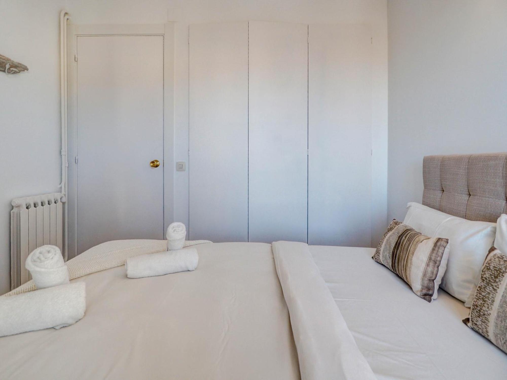 Clarimar Duplex By Hello Homes 锡切斯 外观 照片